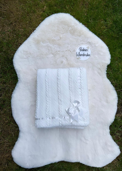 White Ribbon Fluffy Blanket